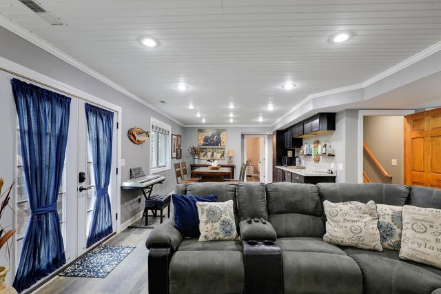 2014 Blue Jay Street, Shakopee, MN 55379