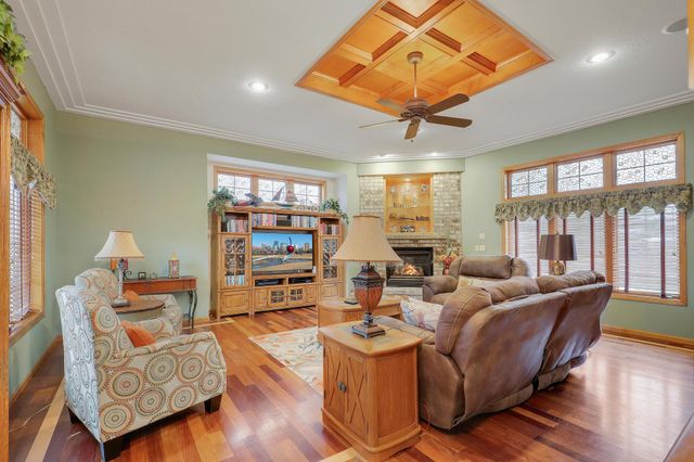 2014 Blue Jay Street, Shakopee, MN 55379