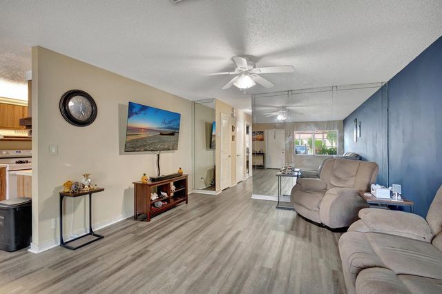 6118 La Palma Lane, Delray Beach, FL 33484