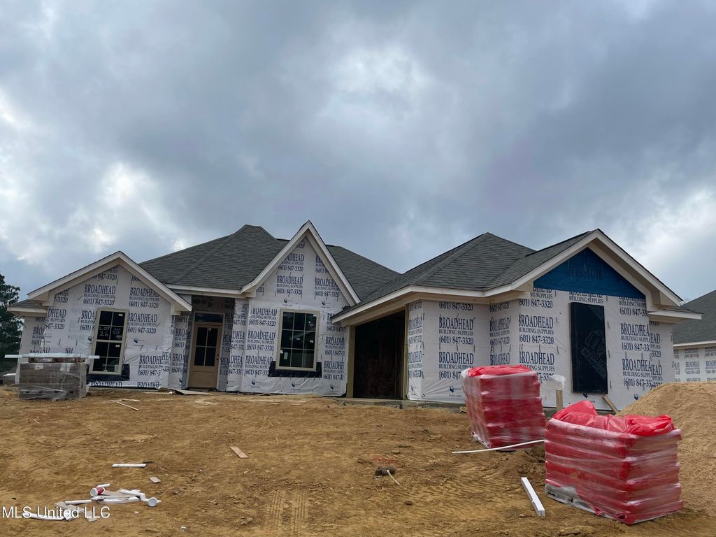 535 Patrick Farms Drive, Pearl, MS 39208