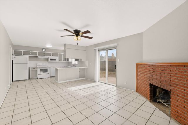 9900 Mesa Arriba Avenue NE, Albuquerque, NM 87111