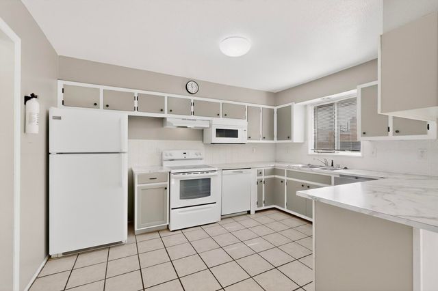 9900 Mesa Arriba Avenue NE, Albuquerque, NM 87111