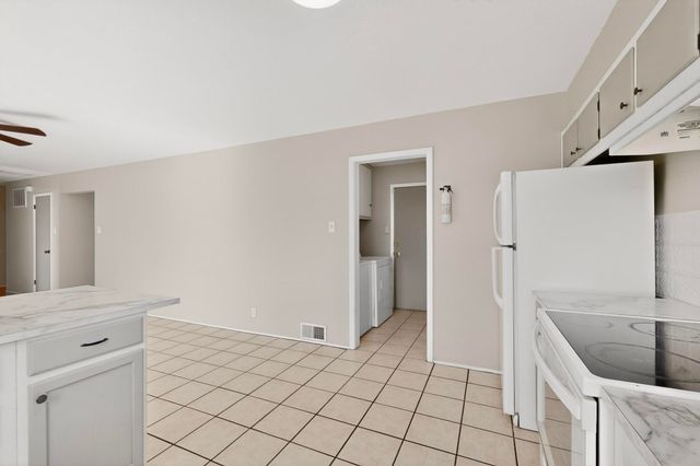 9900 Mesa Arriba Avenue NE, Albuquerque, NM 87111