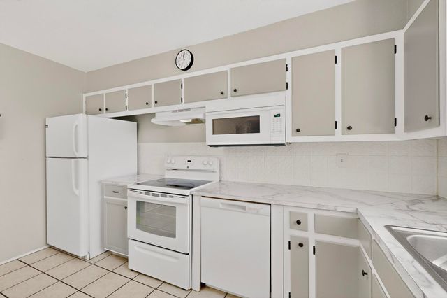 9900 Mesa Arriba Avenue NE, Albuquerque, NM 87111