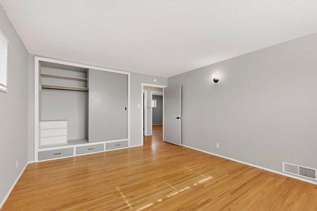 9900 Mesa Arriba Avenue NE, Albuquerque, NM 87111