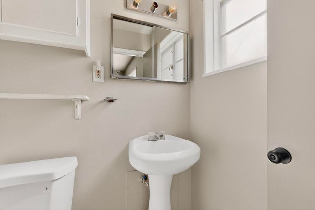 9900 Mesa Arriba Avenue NE, Albuquerque, NM 87111