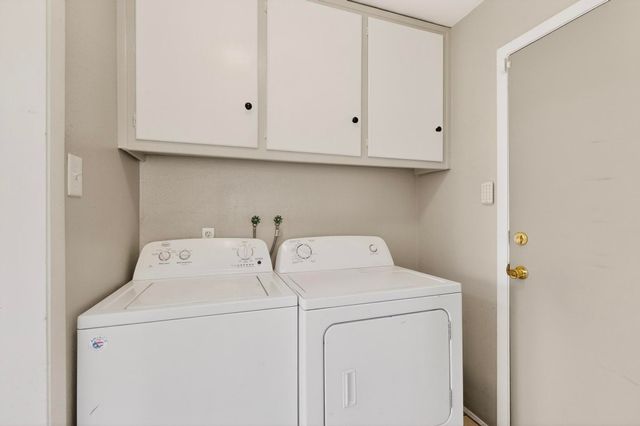 9900 Mesa Arriba Avenue NE, Albuquerque, NM 87111