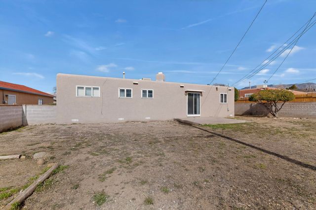 9900 Mesa Arriba Avenue NE, Albuquerque, NM 87111