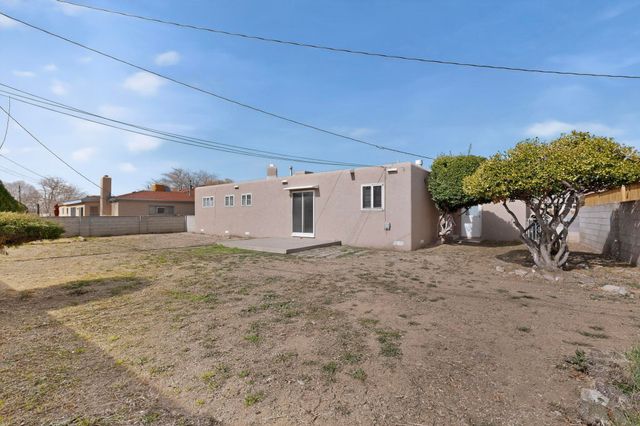 9900 Mesa Arriba Avenue NE, Albuquerque, NM 87111