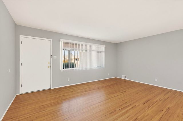 9900 Mesa Arriba Avenue NE, Albuquerque, NM 87111