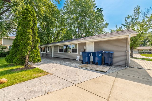 100 Patricia Drive, Schaumburg, IL 60193