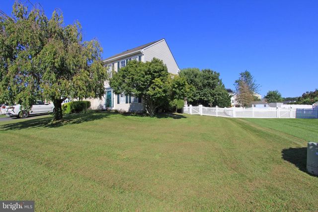 31 CRESTPOINT DR, New Castle, DE 19720