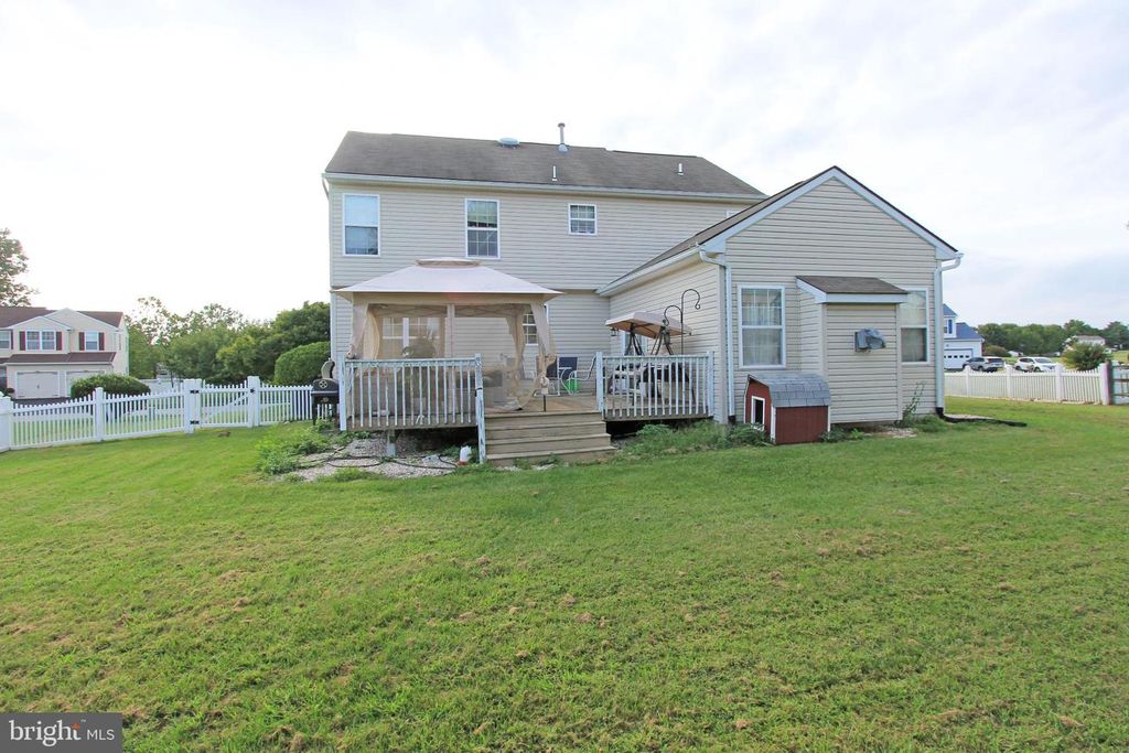 31 CRESTPOINT DR, New Castle, DE 19720