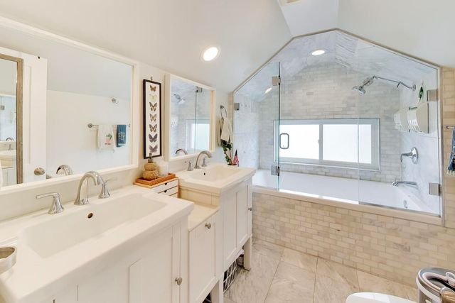 3749 N Nora Avenue, Chicago, IL 60634