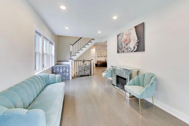 3749 N Nora Avenue, Chicago, IL 60634