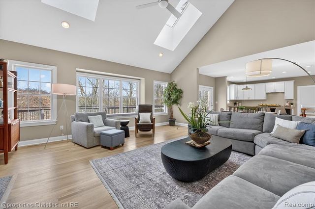 15465 Prestwick Circle, Northville, MI 48168