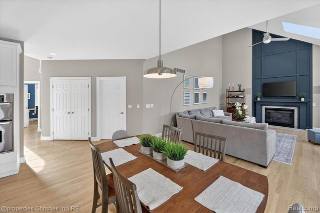 15465 Prestwick Circle, Northville, MI 48168