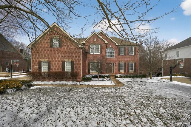 15465 Prestwick Circle, Northville, MI 48168