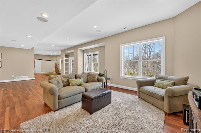 15465 Prestwick Circle, Northville, MI 48168