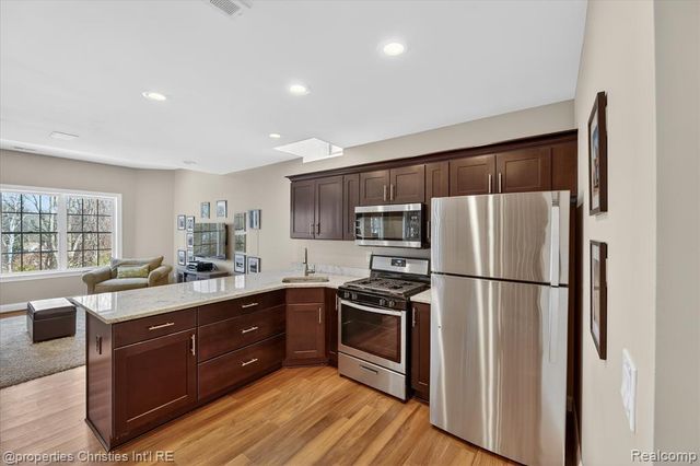 15465 Prestwick Circle, Northville, MI 48168