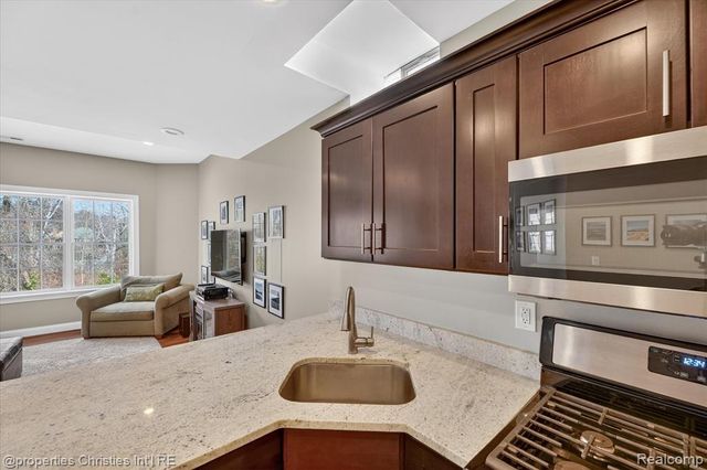 15465 Prestwick Circle, Northville, MI 48168