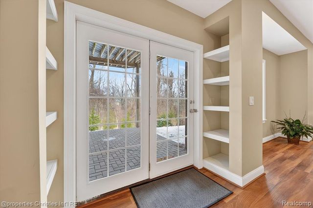 15465 Prestwick Circle, Northville, MI 48168