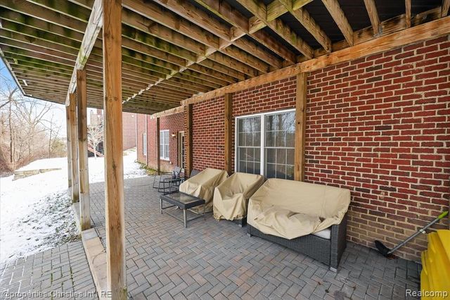 15465 Prestwick Circle, Northville, MI 48168