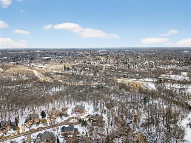 15465 Prestwick Circle, Northville, MI 48168