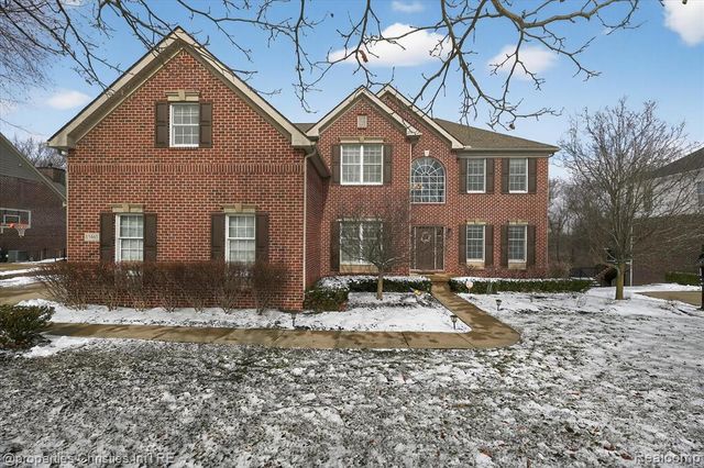 15465 Prestwick Circle, Northville, MI 48168