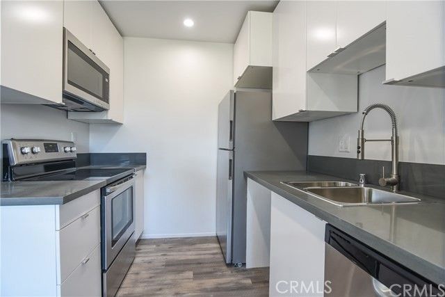 11825 National Boulevard 4, Los Angeles, CA 90064