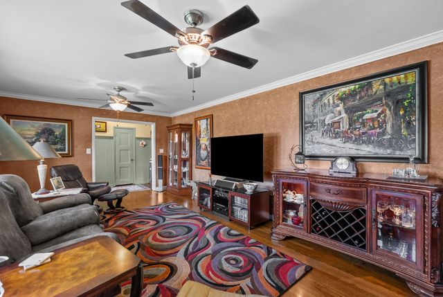 1939 Seven Mile Ferry Rd, Clarksville, TN 37040