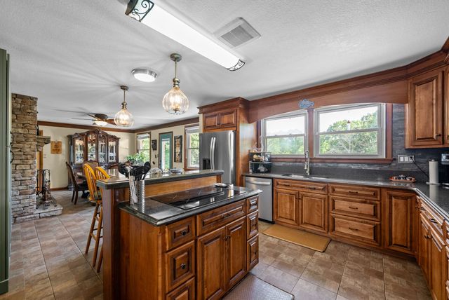 1939 Seven Mile Ferry Rd, Clarksville, TN 37040