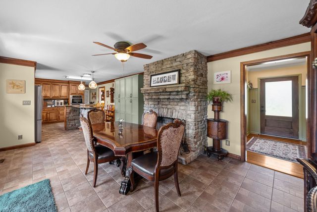 1939 Seven Mile Ferry Rd, Clarksville, TN 37040