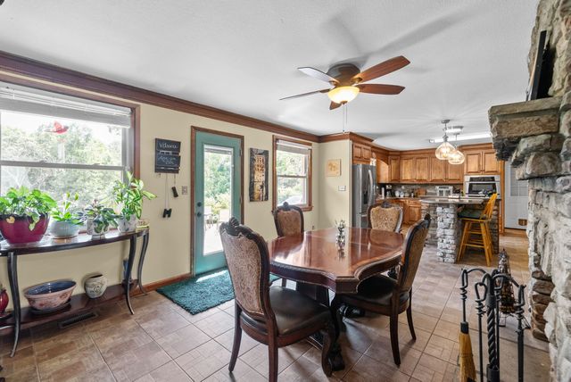 1939 Seven Mile Ferry Rd, Clarksville, TN 37040
