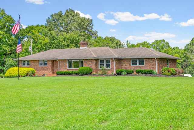 1939 Seven Mile Ferry Rd, Clarksville, TN 37040