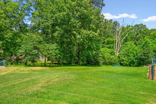 1939 Seven Mile Ferry Rd, Clarksville, TN 37040