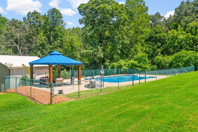1939 Seven Mile Ferry Rd, Clarksville, TN 37040