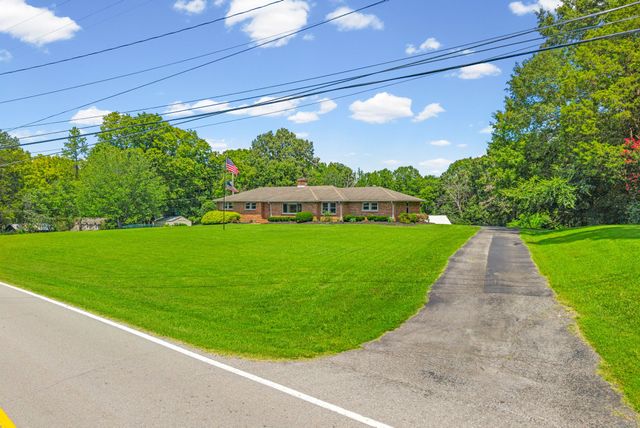 1939 Seven Mile Ferry Rd, Clarksville, TN 37040