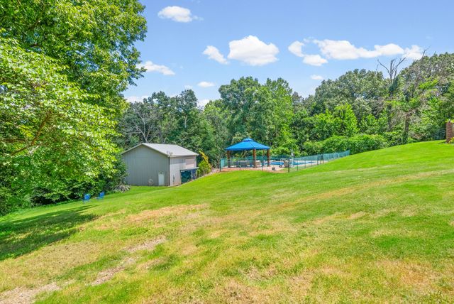 1939 Seven Mile Ferry Rd, Clarksville, TN 37040