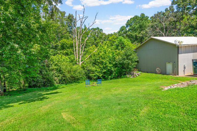 1939 Seven Mile Ferry Rd, Clarksville, TN 37040
