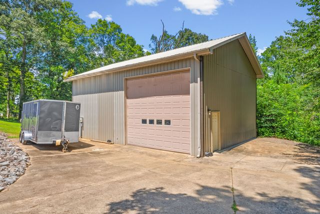 1939 Seven Mile Ferry Rd, Clarksville, TN 37040