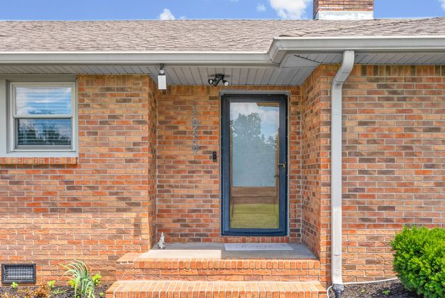 1939 Seven Mile Ferry Rd, Clarksville, TN 37040