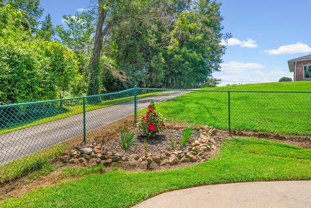 1939 Seven Mile Ferry Rd, Clarksville, TN 37040