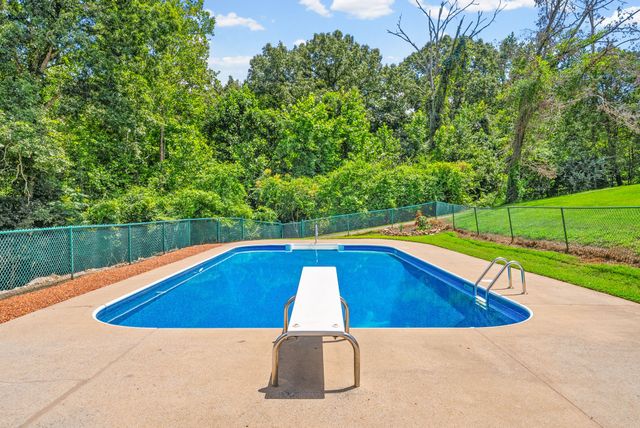 1939 Seven Mile Ferry Rd, Clarksville, TN 37040