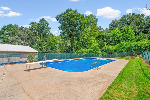 1939 Seven Mile Ferry Rd, Clarksville, TN 37040