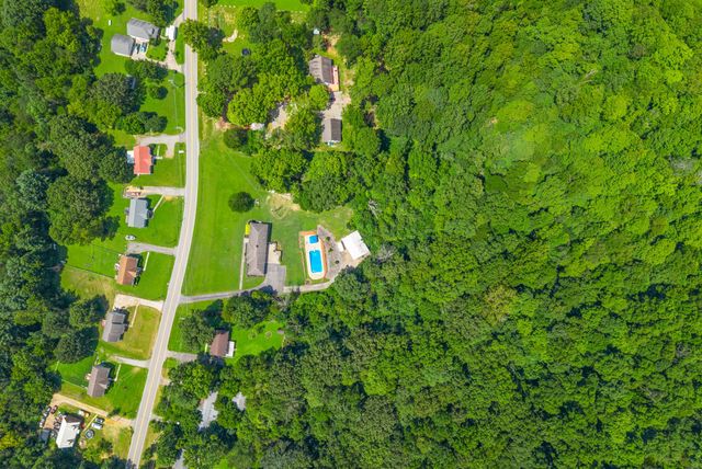 1939 Seven Mile Ferry Rd, Clarksville, TN 37040