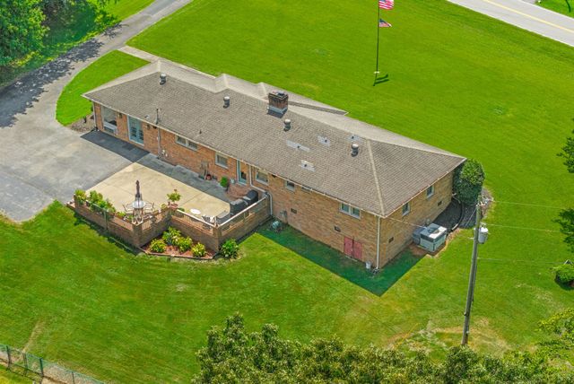 1939 Seven Mile Ferry Rd, Clarksville, TN 37040