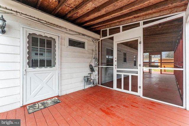 2950 ROSEMARY LN, Falls Church, VA 22042