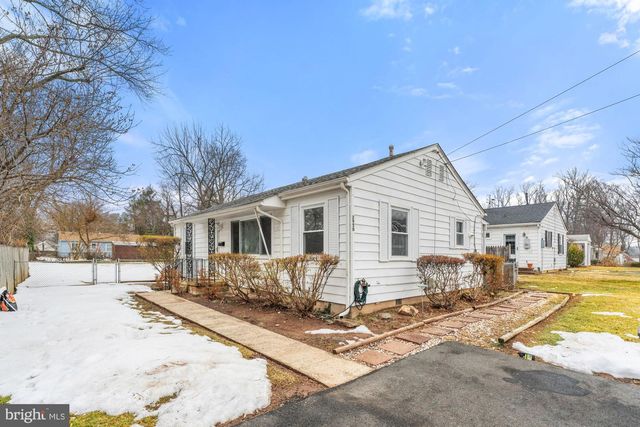 2950 ROSEMARY LN, Falls Church, VA 22042