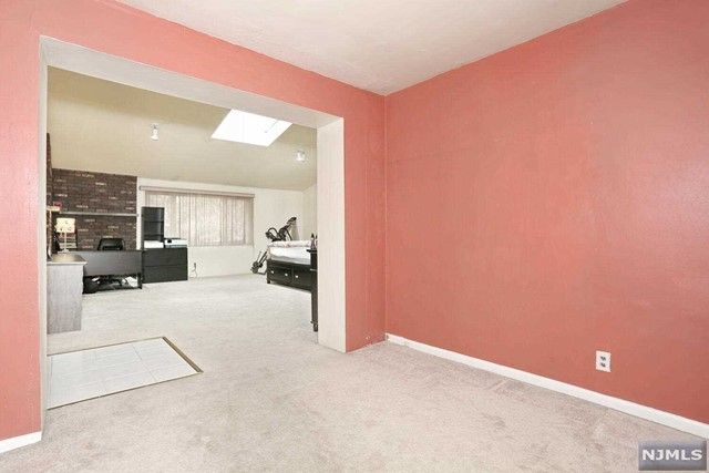 137 Phelps Avenue, Bergenfield, NJ 07621